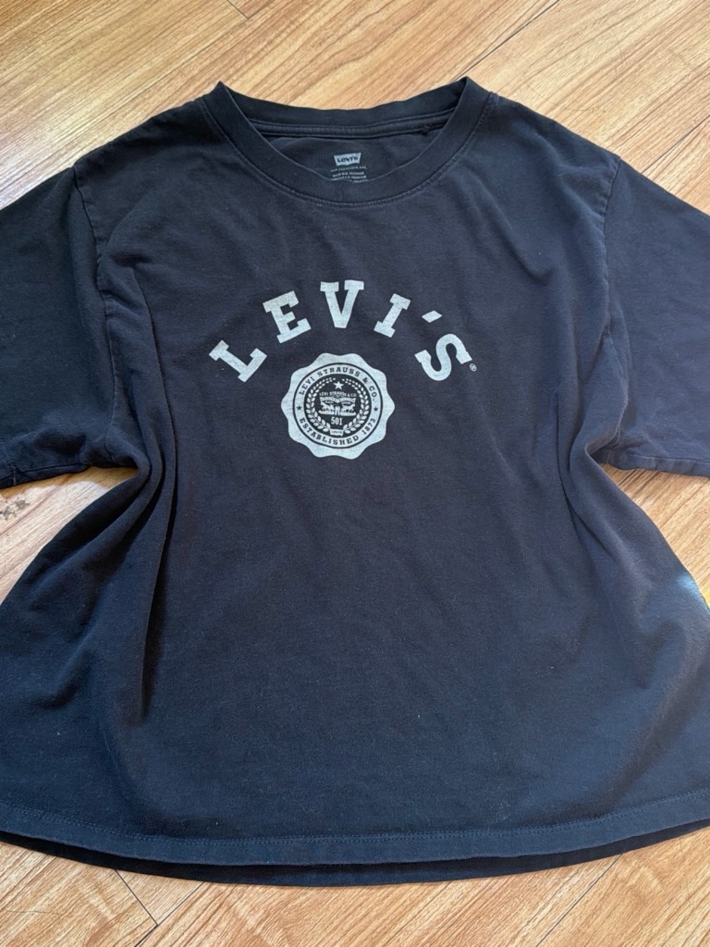 Levi's Black Short Sleeve Crewneck Tee with White Logo Seal